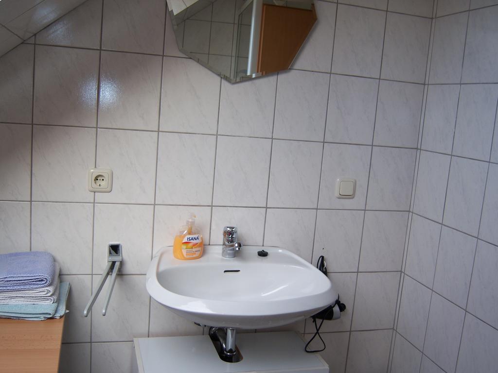 Gaestehaus Katharina Apartamento Müllenbach Quarto foto