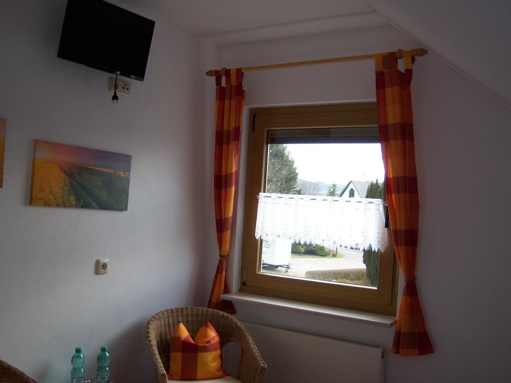 Gaestehaus Katharina Apartamento Müllenbach Quarto foto